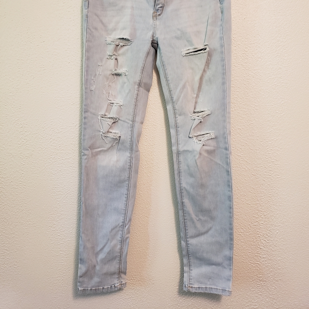Like New Ripped Jeans - Picture 2 of 7